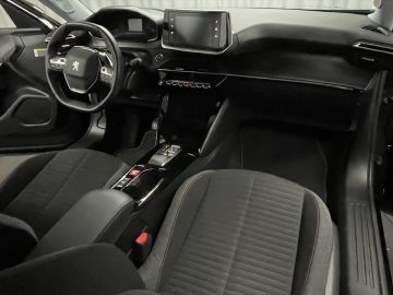 Peugeot E-2008